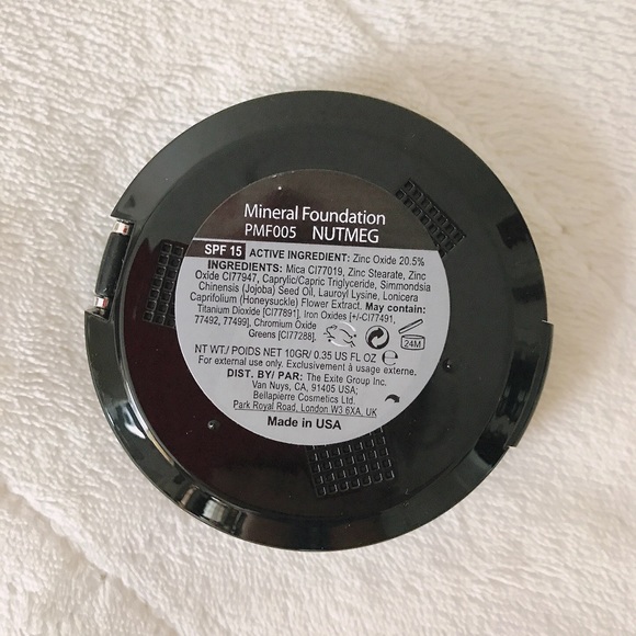 Bellapierre Compact Mineral Foundation in Nutmeg - Picture 5 of 5